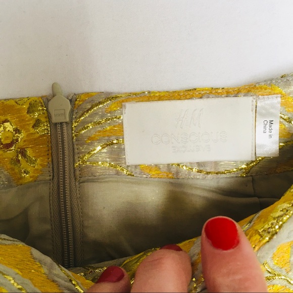 HOST PICK 🍭 Tapestry Treat! Sweet n’ sexy skirt, amazing fabric! - Picture 9 of 13